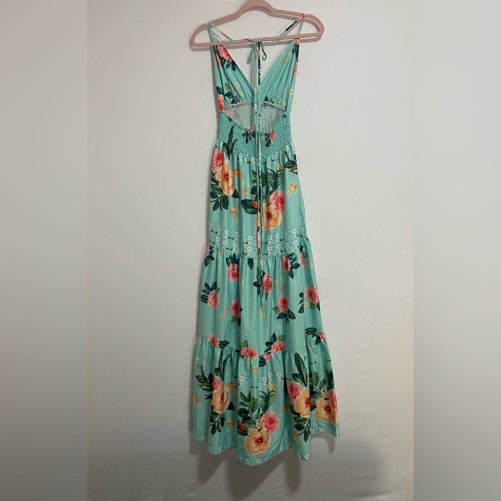 Elegant Floral Maxi Dress in Teal - Picture 2 of 11